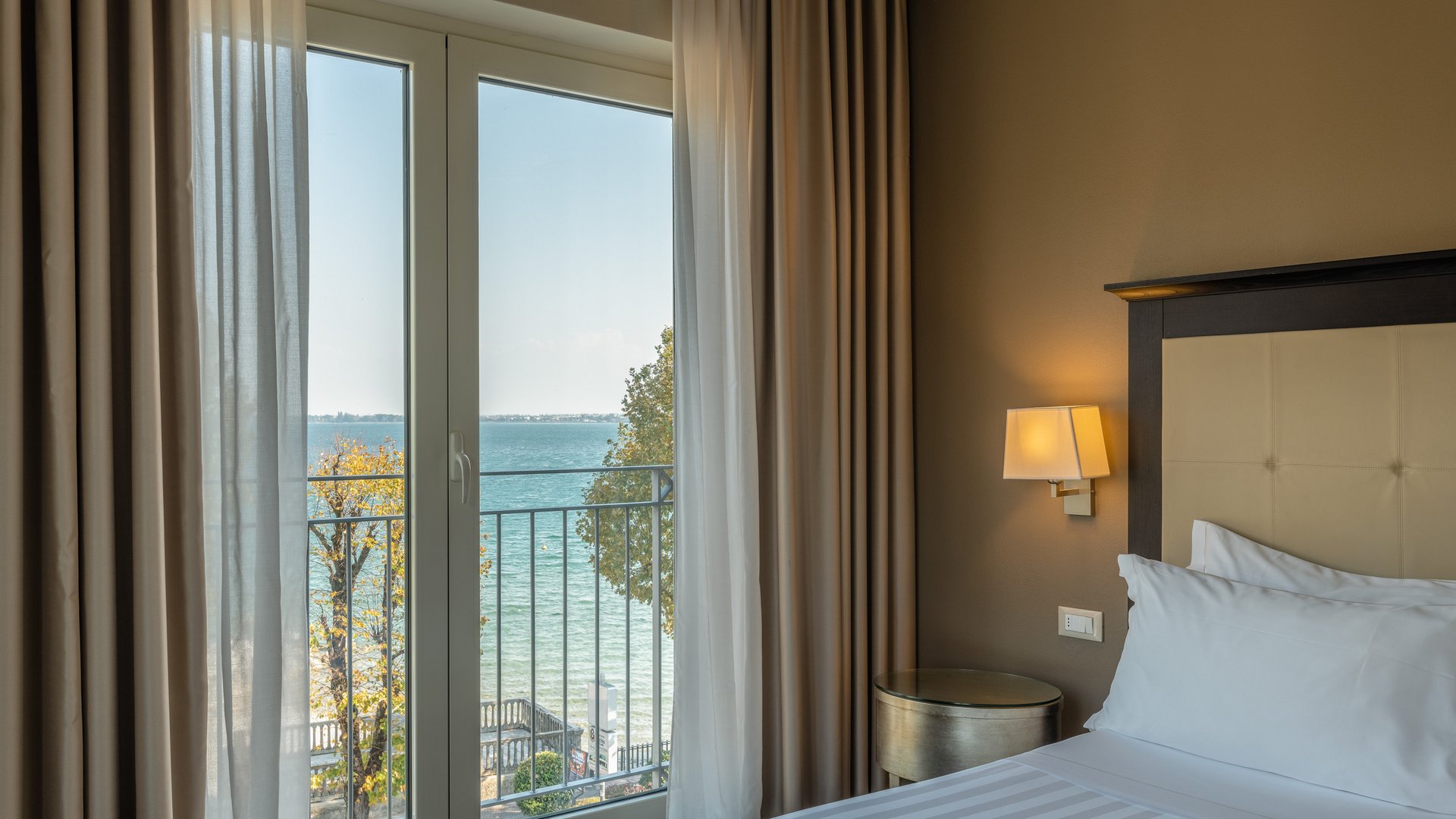 Hotel im Zentrum von Desenzano: eine Traumlage Hotel im Zentrum von Desenzano: eine Traumlage