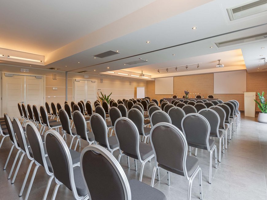 Meeting hotel on Lake Garda: meetings and business Meeting hotel on Lake Garda: meetings and business