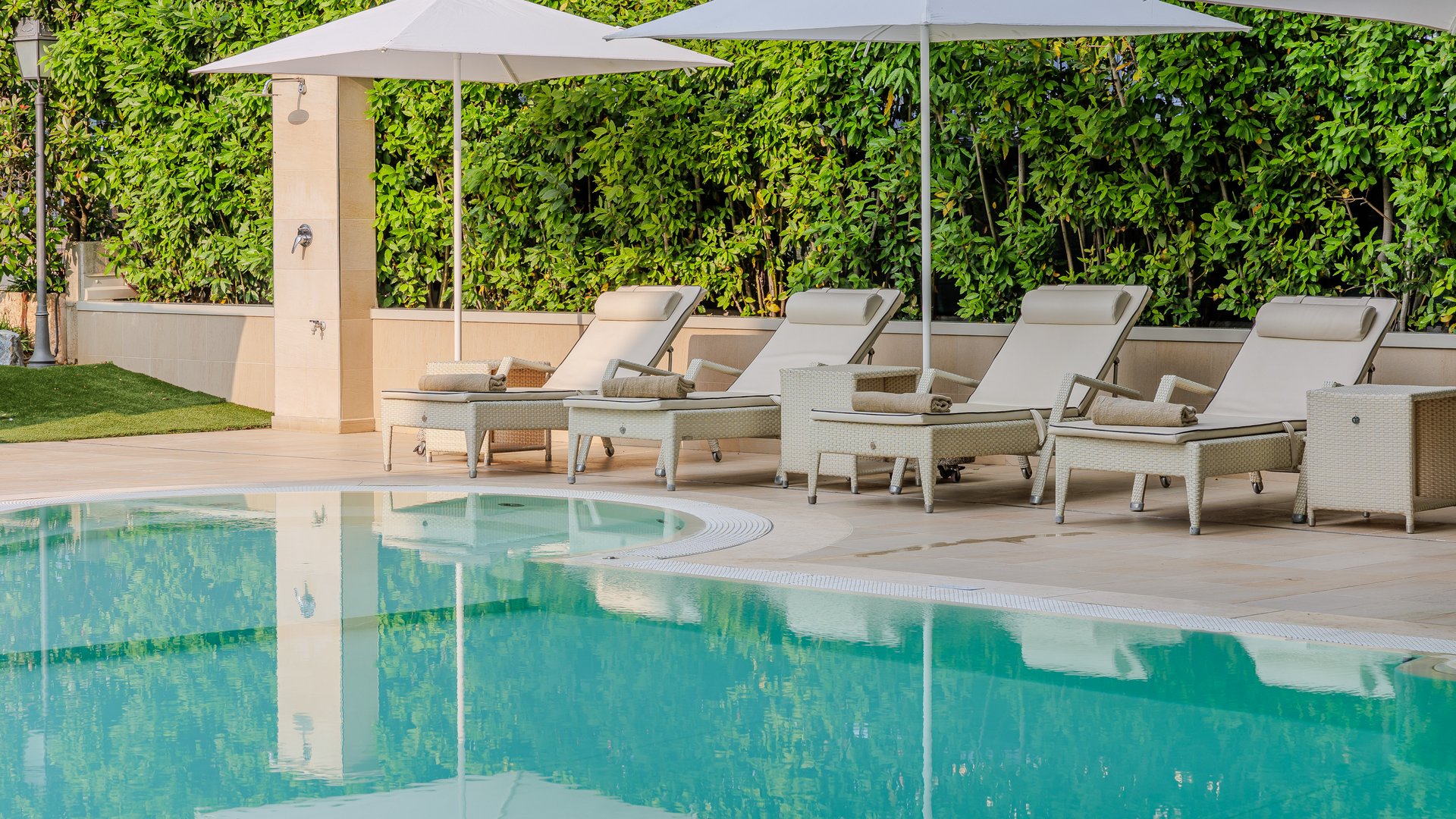 Hotel am Gardasee mit Pool: Urlaub mit Seeblick Hotel am Gardasee mit Pool: Urlaub mit Seeblick