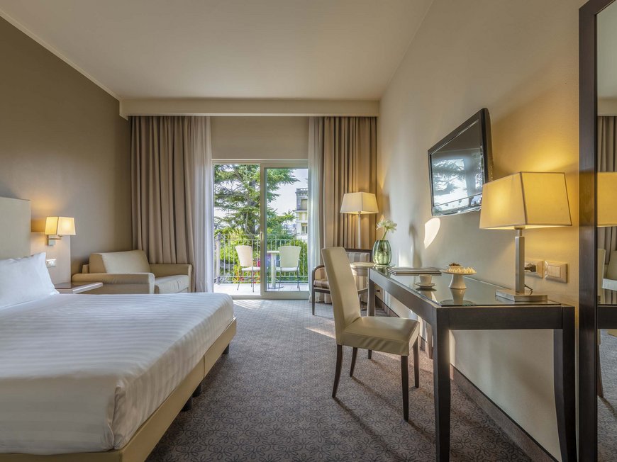 Hotel in Desenzano am Gardasee: Entspannung mit Seeblick Hotel in Desenzano am Gardasee: Entspannung mit Seeblick