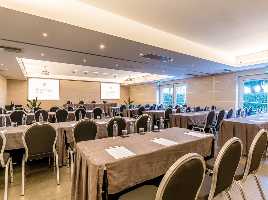 Villa Rosa Hotel a Desenzano: sale meeting e conferenze sul lago di Garda Villa Rosa Hotel a Desenzano: sale meeting e conferenze sul lago di Garda
