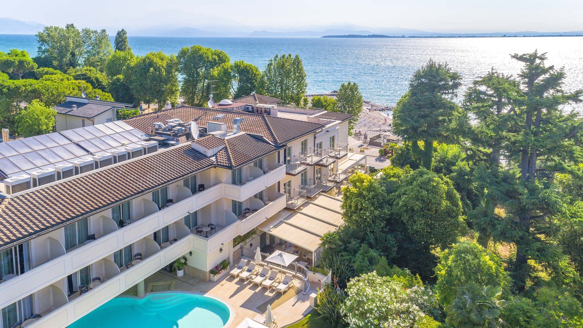 Hotel with a view of Lake Garda: an enviable location