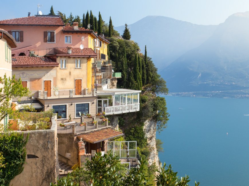 Il nostro hotel 4 stelle sul Lago di Garda Il nostro hotel 4 stelle sul Lago di Garda