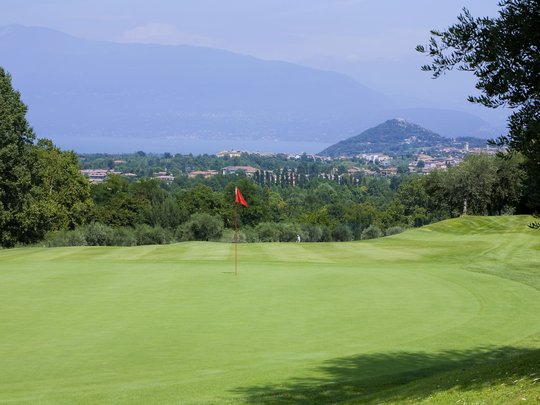 Desenzano, Hotel Villa Rosa: Golfen am Gardasee Garda Golf