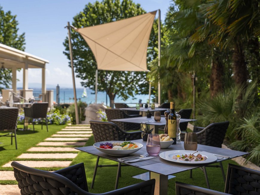 Hotel Villa Rosa: unser Schwimmbad am Gardasee Hotel Villa Rosa: unser Schwimmbad am Gardasee