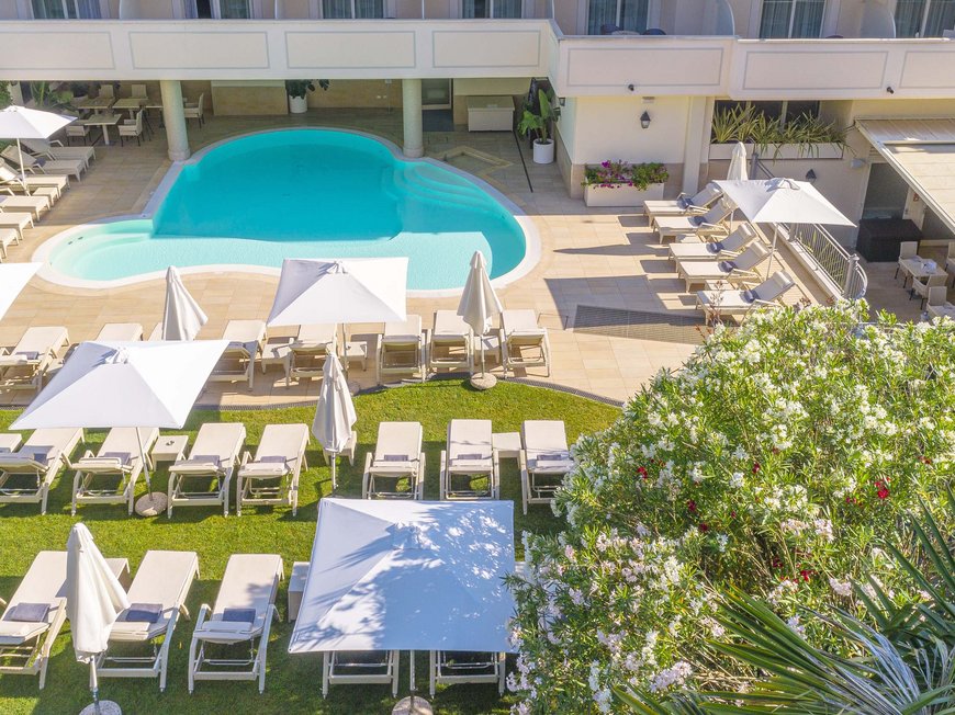 Hotel Villa Rosa: unser Schwimmbad am Gardasee Hotel Villa Rosa: unser Schwimmbad am Gardasee