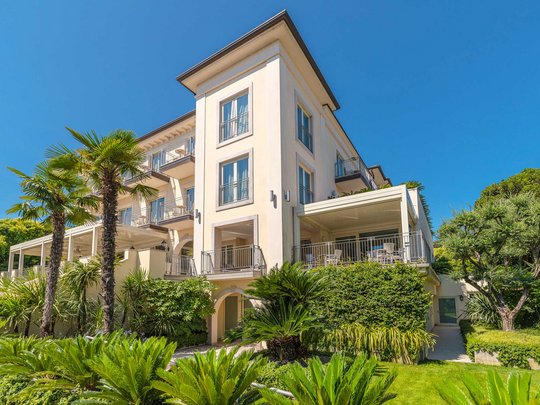 Villa Rosa Hotel a Desenzano del Garda Hotel Villa Rosa: un hotel ricco di charme