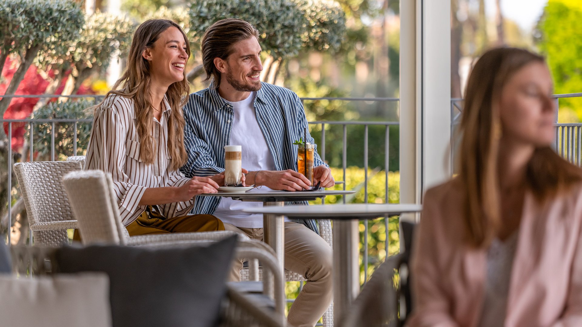 Hotel con vista sul Lago di Garda: Lounge Bar & Terrace Hotel con vista sul Lago di Garda: Lounge Bar & Terrace