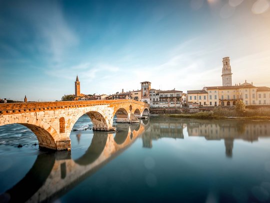 Villa Rosa Hotel: alla scoperta di Verona Villa Rosa Hotel: discover Desenzano and Sirmione.