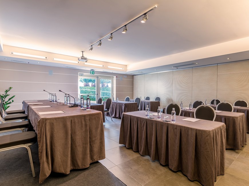 Villa Rosa Hotel a Desenzano: sale meeting e conferenze sul lago di Garda Villa Rosa Hotel a Desenzano: sale meeting e conferenze sul lago di Garda