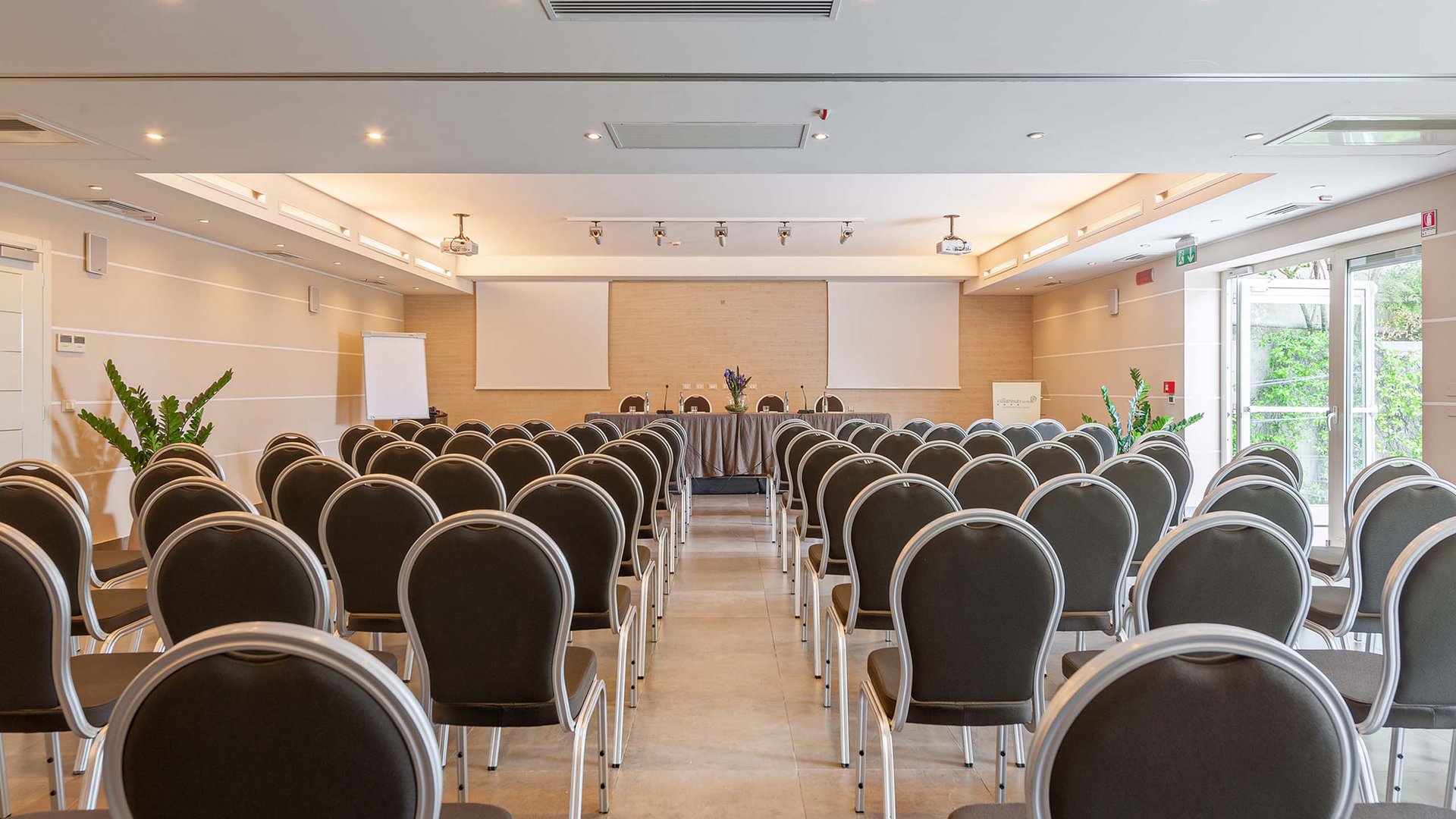 Meeting hotel on Lake Garda: meetings and business