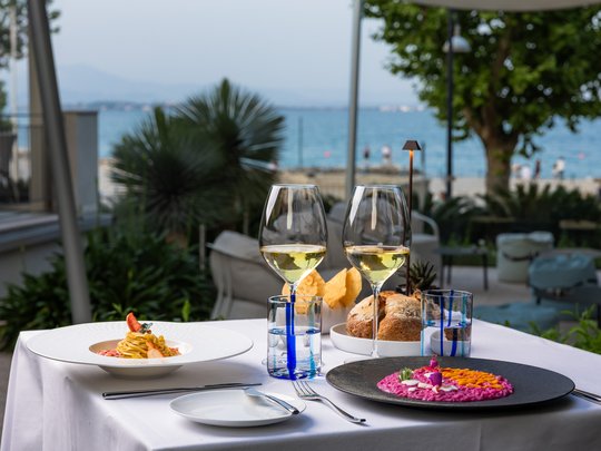 Hotel am Gardasee mit 4 Sternen: Restaurant Rose & Sapori Hotel am Gardasee mit 4 Sternen: Restaurant Rose & Sapori